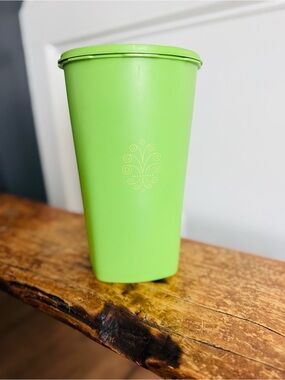 Vintage lime Green 10" Tubberwear cannister